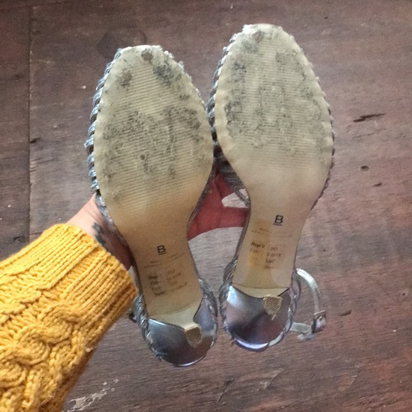 Silver sequenced heels - Picture 7 of 7